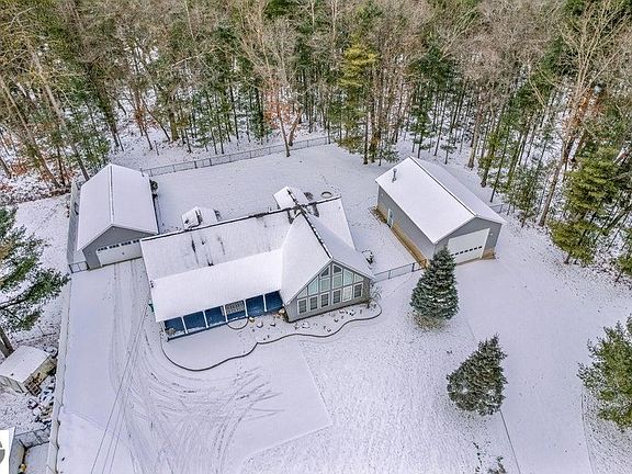 5th image of 3794 S Gladwin Rd