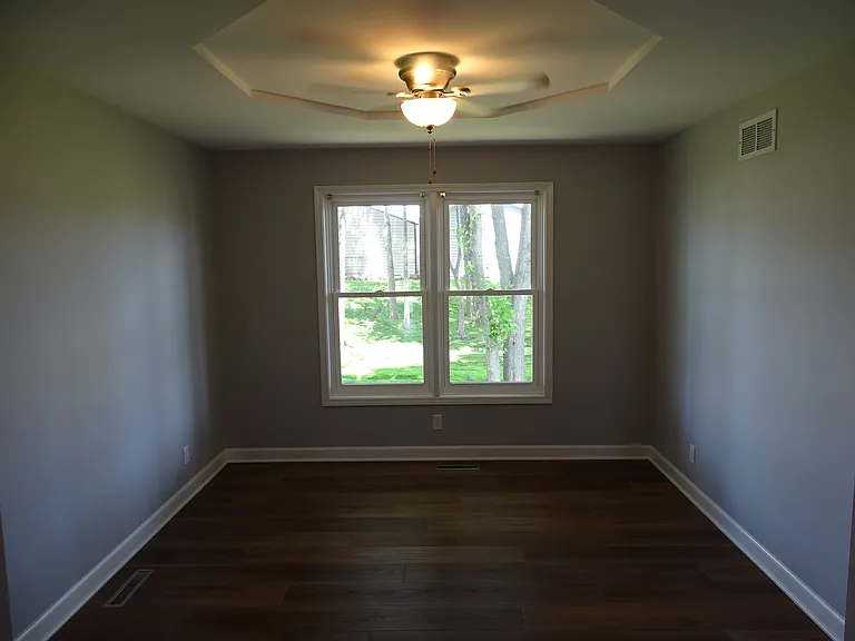 1061 Morthland Dr — Photo 14