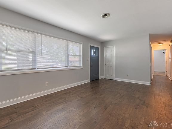 4th image of 2580 N Aragon Ave