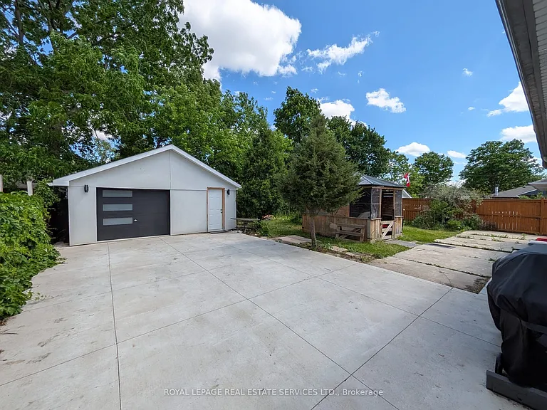 372 Highside Dr — Photo 4
