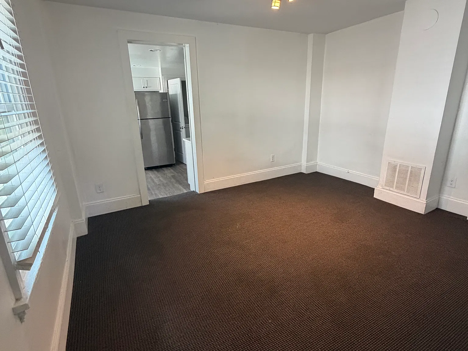 4 bed, 1664 sqft, $2,700 — Photo 3