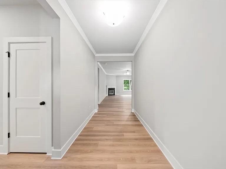 202 Railroad St — Photo 10