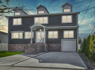 119 Brighton Way, Merrick, NY 11566