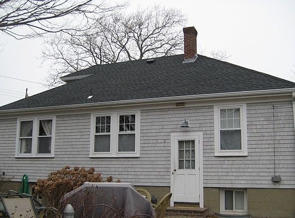 Side entrance to kitchen