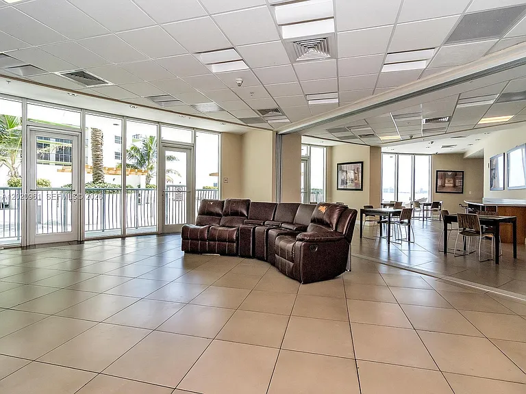 1750 N Bayshore Dr #1515 — Photo 34