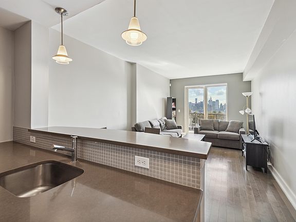 4th image of 3312 Hudson Ave Penthouse 9H