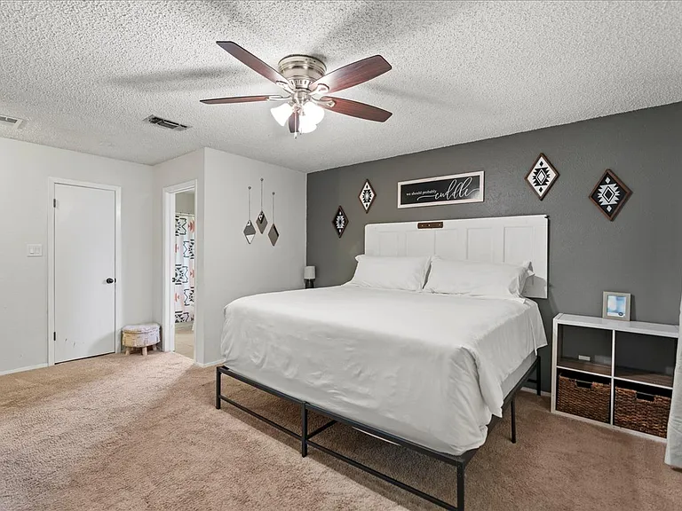 3702 Del Rio Ct — Photo 3