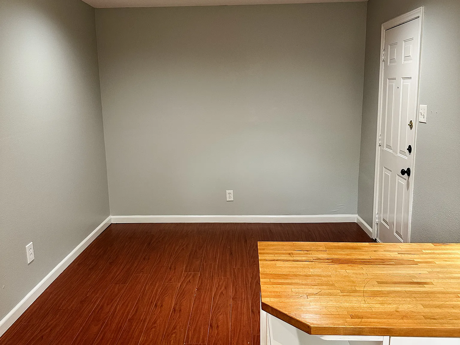 1 bed, 350 sqft, $985 — Photo 4