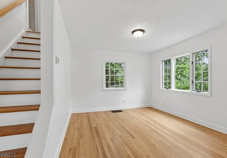 149 Severin Ct — Photo 9