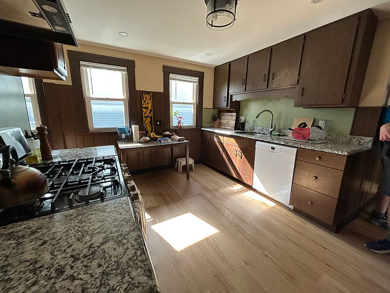 Frederick Ave — Photo 3