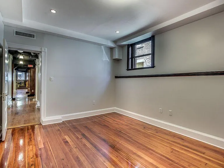 1033 Beacon St #B — Photo 6
