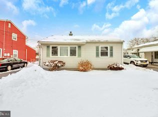 15 Downing Rd, Ewing, NJ 08628