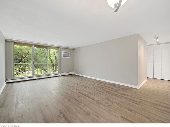 4th image of 2222 S Stewart Ave APT 2D