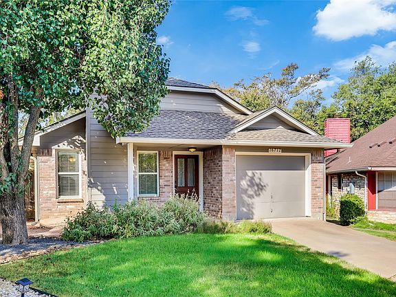 2nd image of 16712 Village Oak Loop