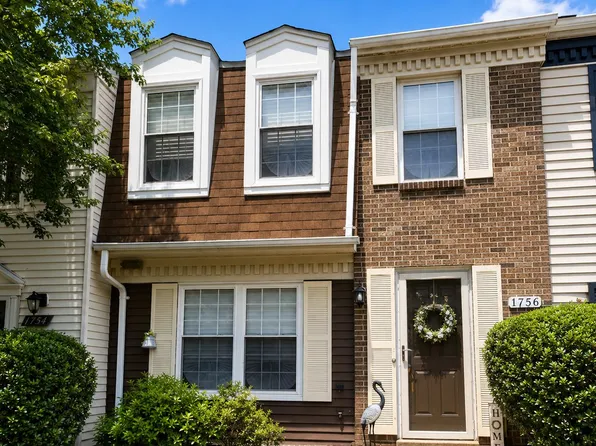 1756 Forest Park Dr, District Heights, MD 20747