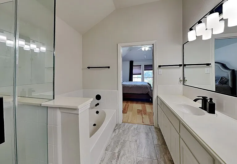 1716 Alpine Dr — Photo 9
