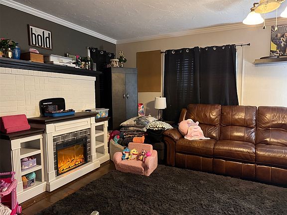 4th image of 314 Front St