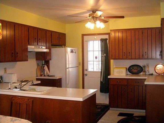Eat in kitchen