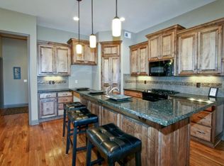9465 Lime Stone Rd #3, Parkville, MO 64152