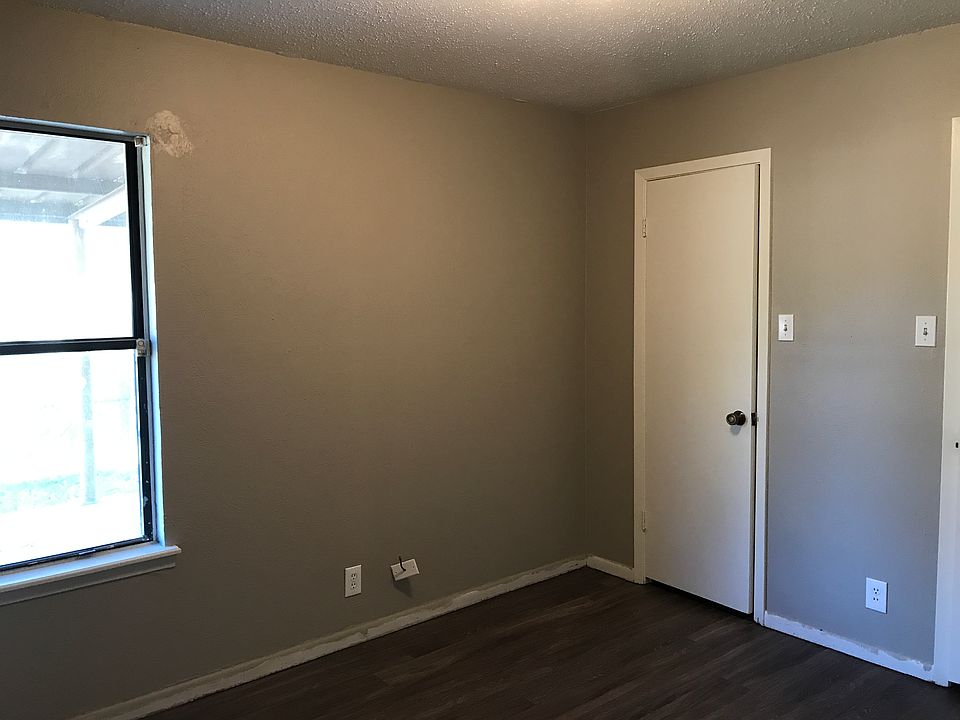 1st image of 706 Acorn Dr