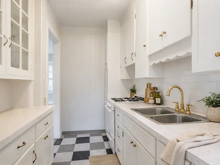 Greentree Apartments — Photo 9
