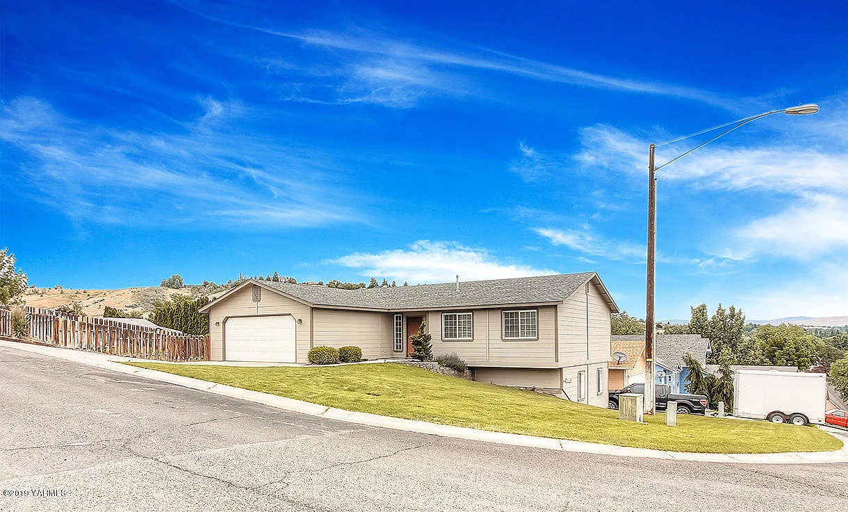 401 Lacey Ave photo 1