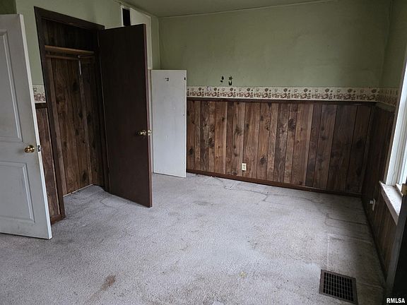 3rd image of 608 S Pine St