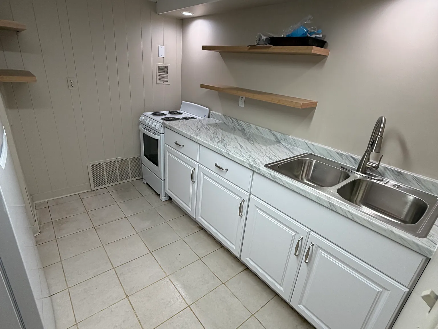 1 bed, 750 sqft, $895 — Photo 2