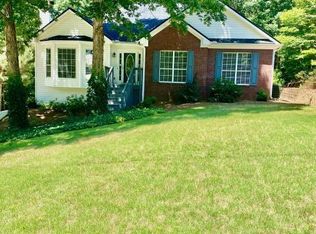 4628 Fox Forrest Dr, Flowery Branch, GA 30542