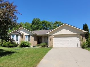 6384 Woodcrest Rdg, Clarkston, MI 48346