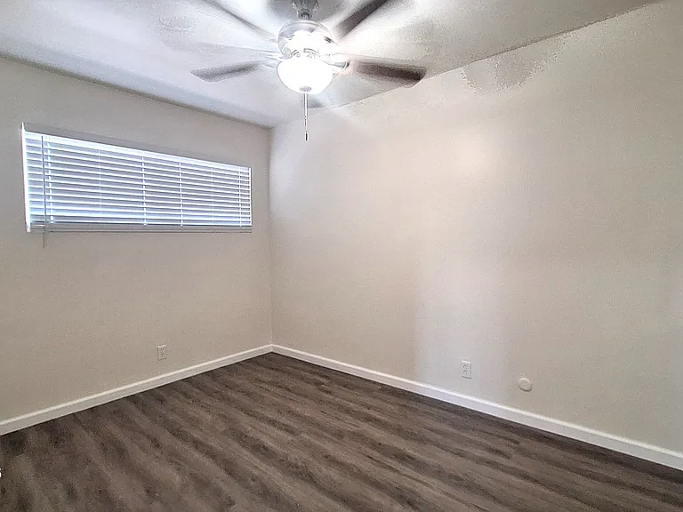 13322 Cordary Ave #B — Photo 16