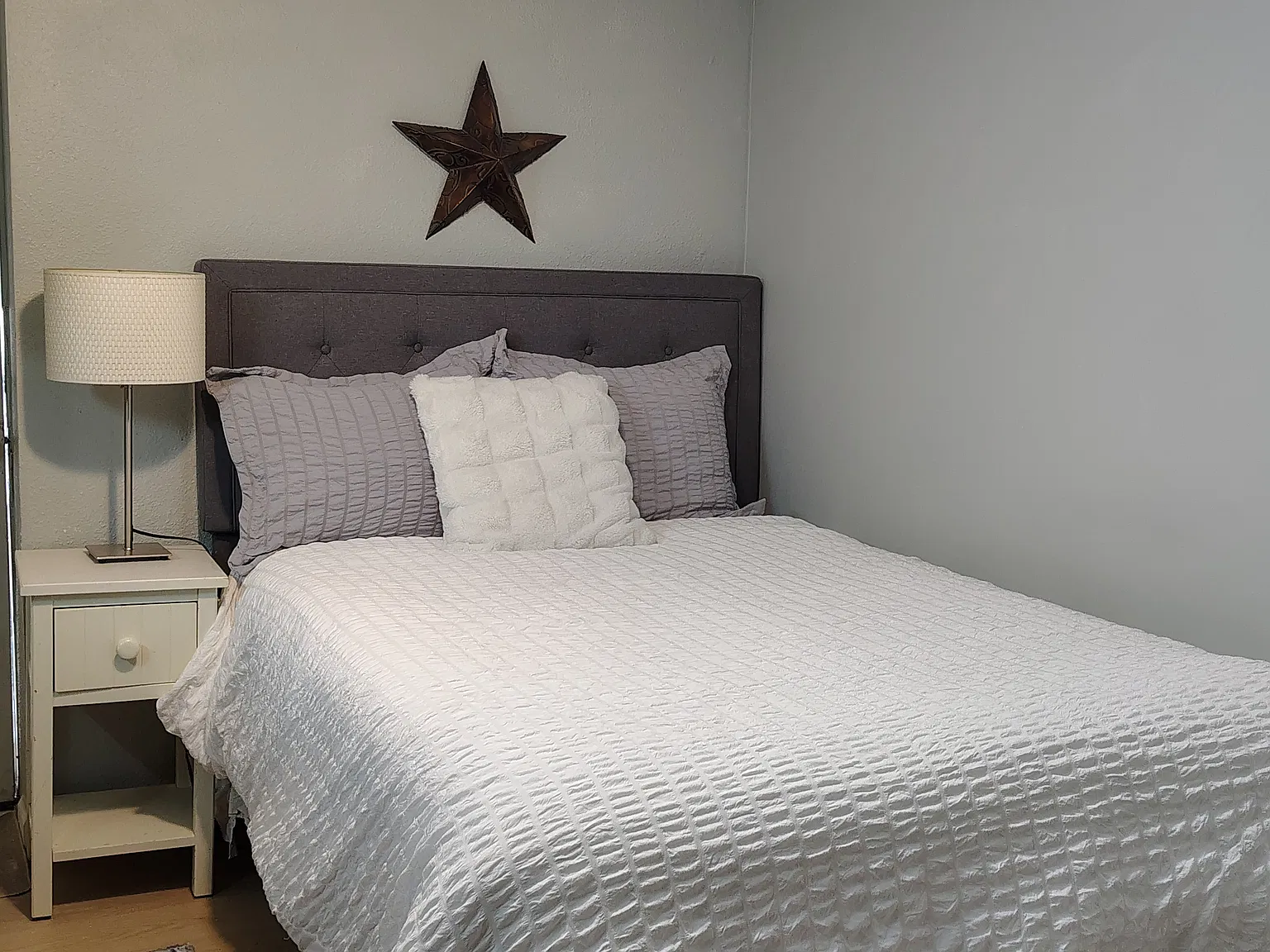2 bed, 1000 sqft, $1,800 — Photo 4
