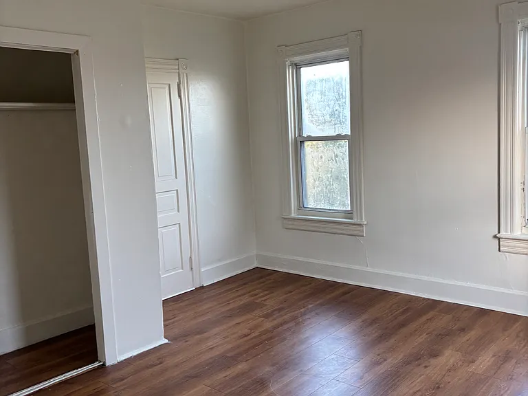 215 N Main St — Photo 8