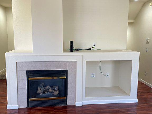Gas fireplace