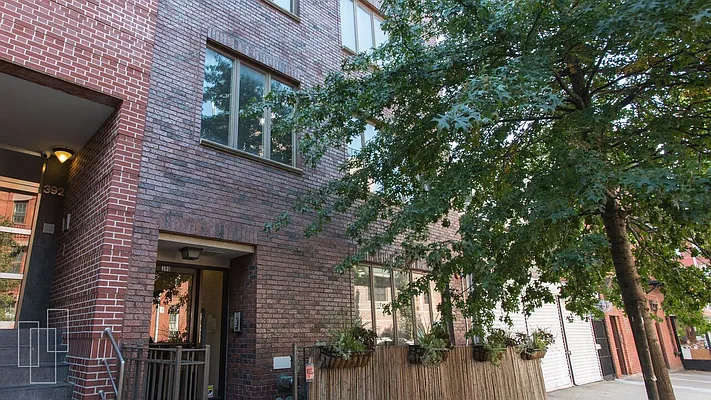 Sold by Garfield Realty  | media 15