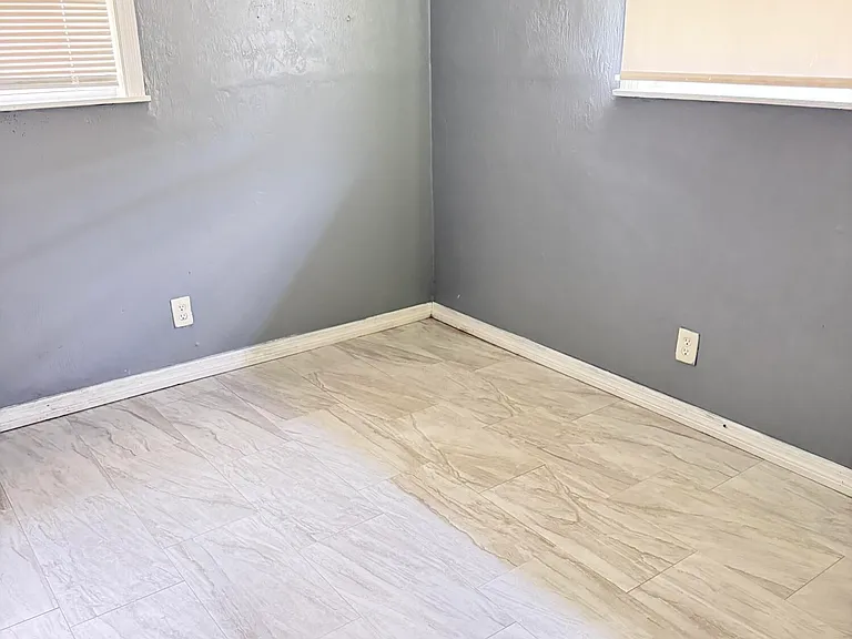 552 S Caroline St — Photo 8