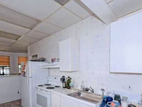 5th image of 161 S Lake Ave #1F-D
