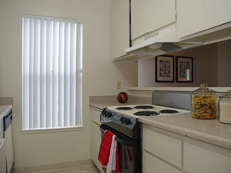 Park Haven Apartments — Photo 6