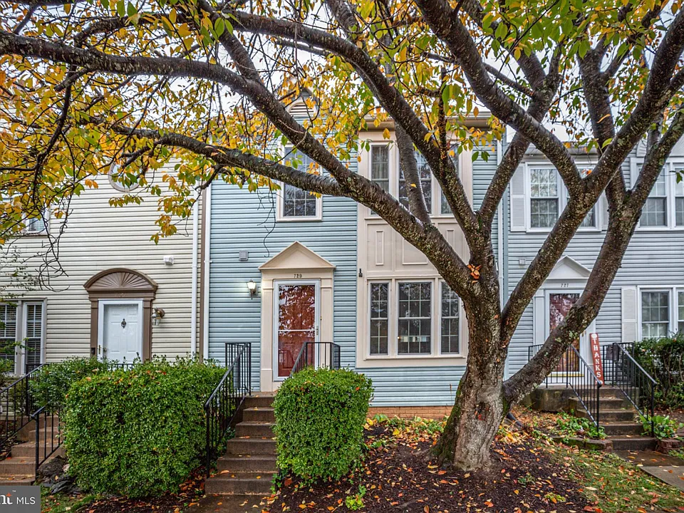 729 Acorn Ct