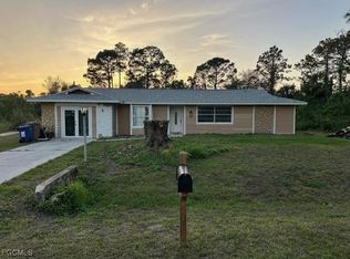 405 Calvin Ave, Lehigh Acres, FL 33972