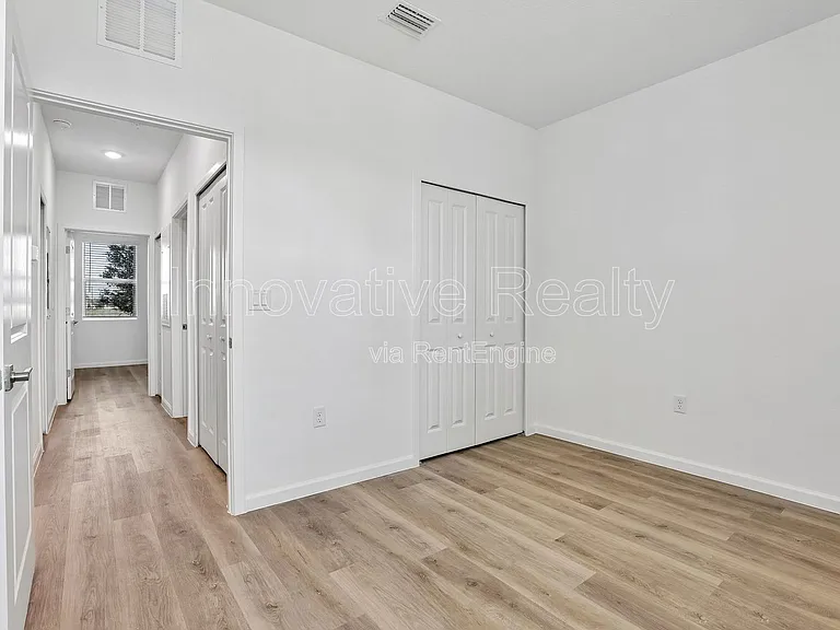 Venture Apartments — Photo 121