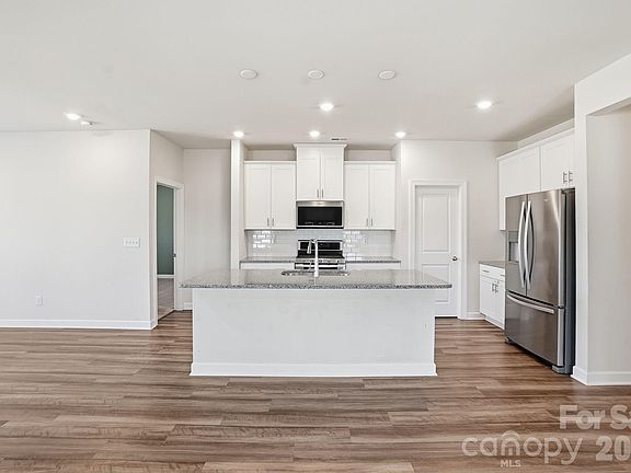 4th image of 4526 Bright Rd