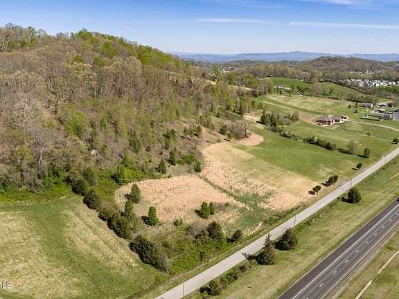 3rd image of 2964 Rock Springs Rd