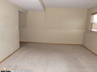 6860 Whitewater Ln, Lincoln, NE 68521