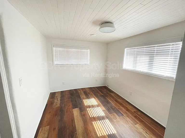 300 San Pasquale Ave NW #D — Photo 14
