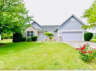 1527 Royal Lake Cir, Indianapolis, IN 46228