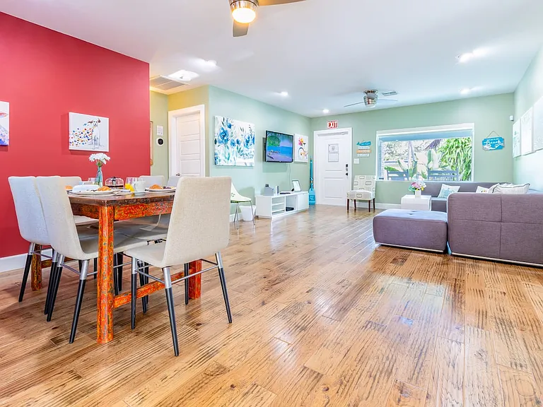 SW 2nd Pl — Photo 7