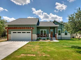 704 Coventry Rd, Spicewood, TX 78669