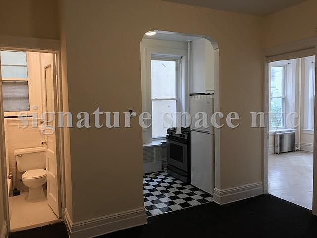 1st image of 3172 44th St APT 1R