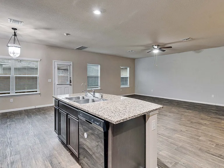14910 Jolynn St — Photo 8